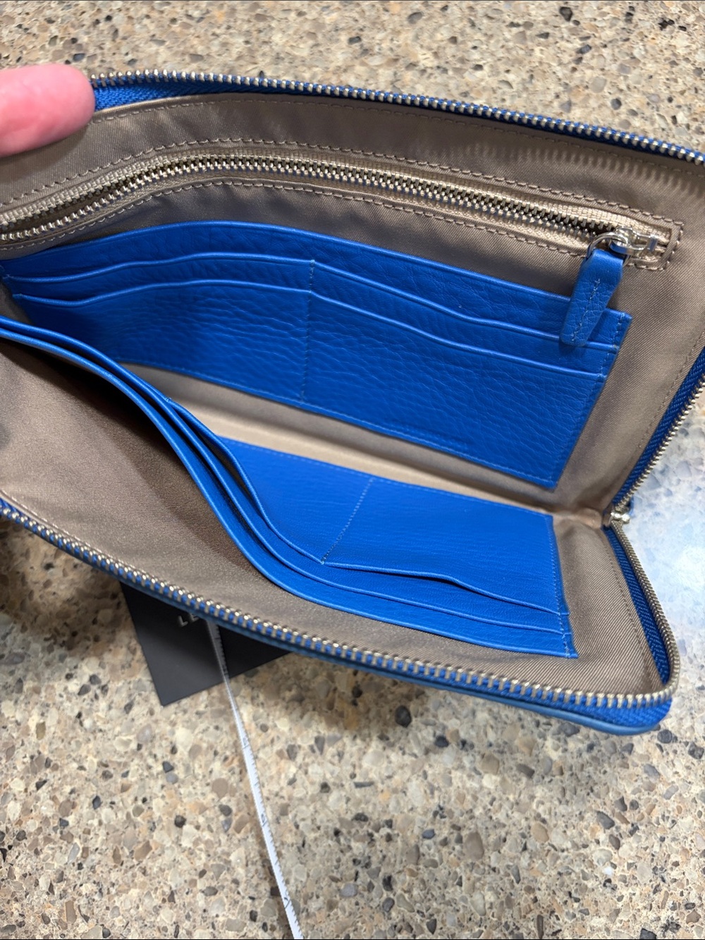 Leatherology Blue Zip Clutch Travel Wallet - Picture 5 of 5